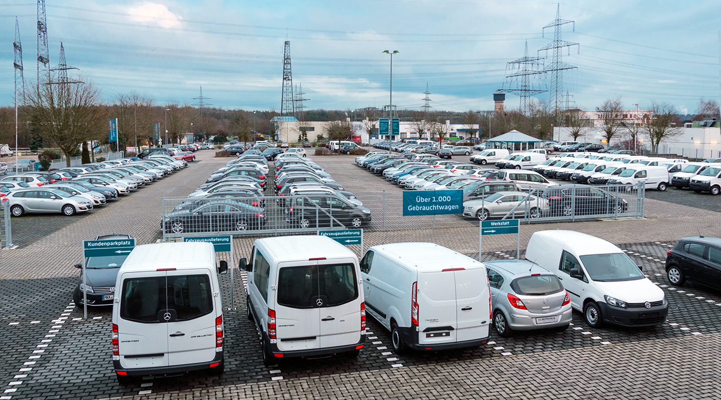 Große Ausstellungsfläche in DB Autohaus Maintal